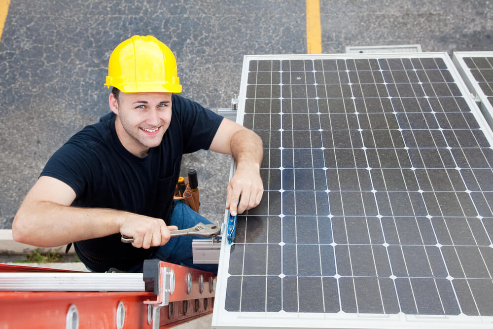 rooftop-solar-maintenance-require-professional-assistance